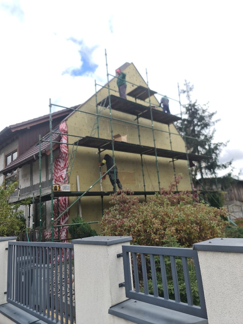 Termomodernizacja Czersk - montaż izolacji